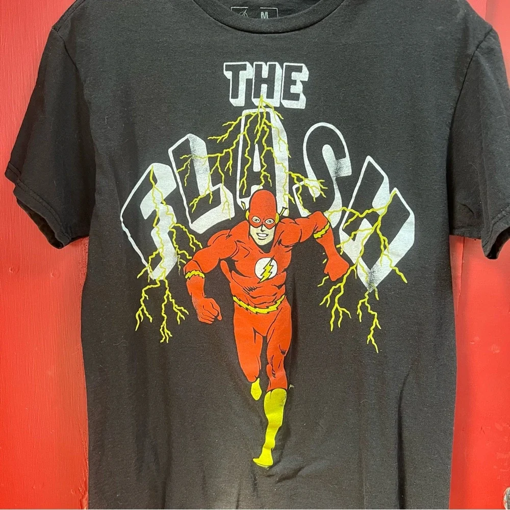 The Flash Black Graphic Tee - Picture 2 of 9